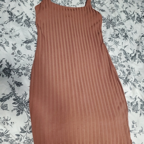 Pink Ribbed Bodycon Dress - Picture 3 of 3